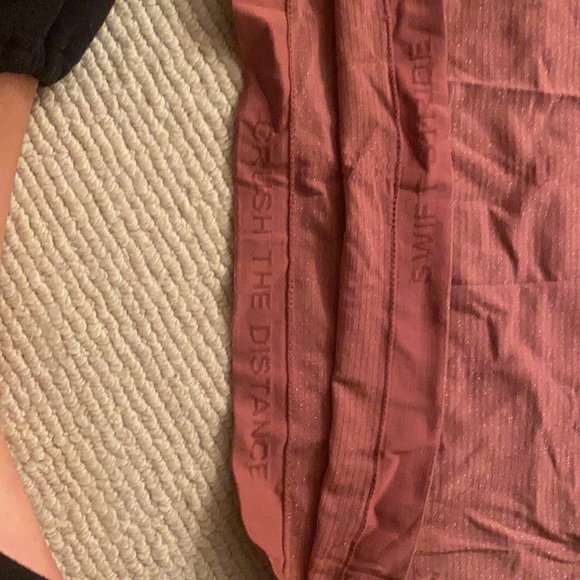 Lulu lemon sparkly swiftly tech tank top - Picture 5 of 6